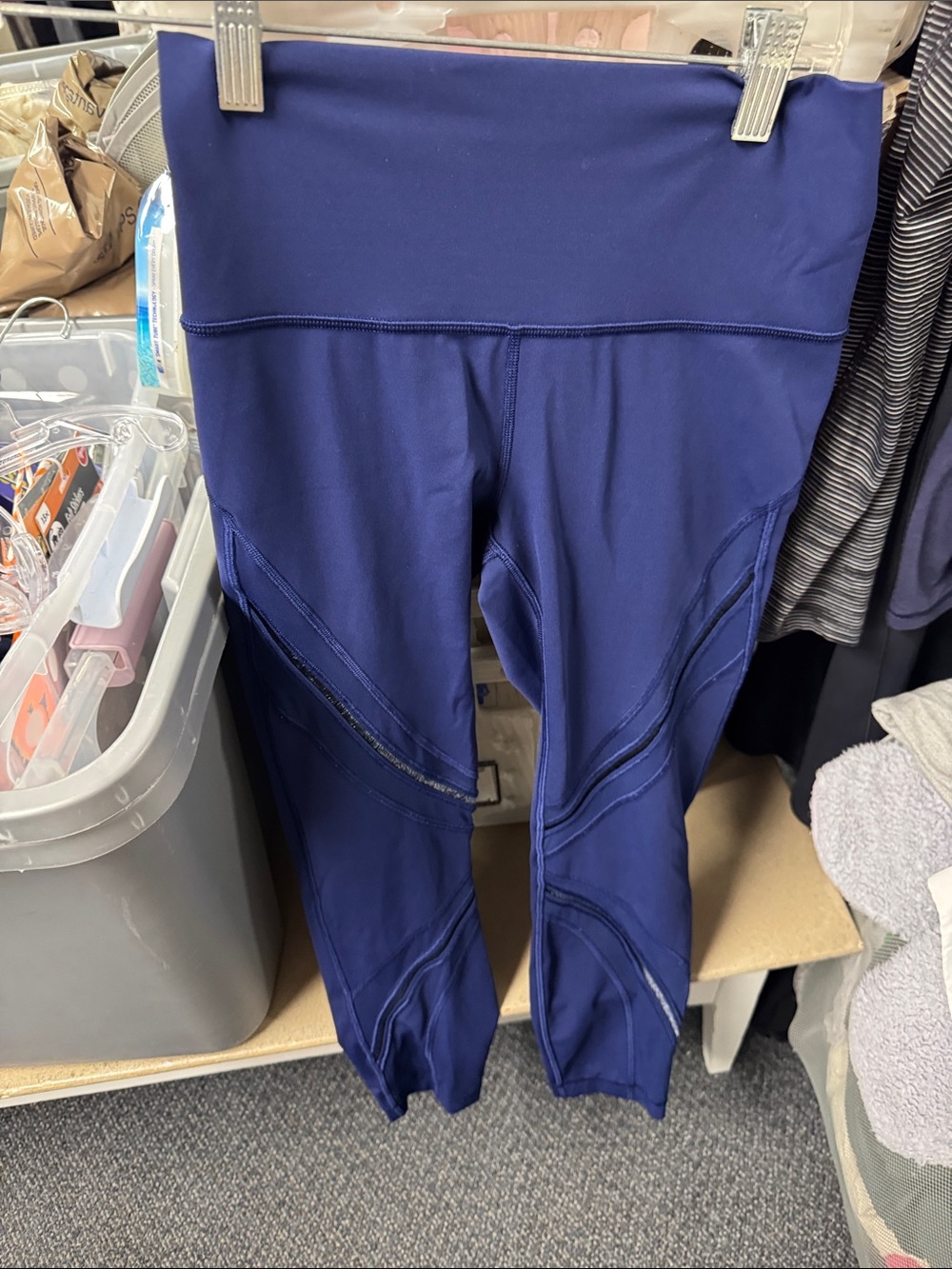 Lululemon crop leggings size 6 // 092028
